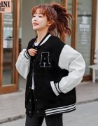 中长款女棒球外套裤子搭配什么裤子好看？__穿搭