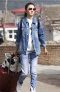 中长款牛仔外套鞋子搭配什么裤子好看？__穿搭技