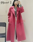 中长款羊毛呢外套搭配什么裤子好看？__穿搭技巧