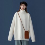 中长款高领白色毛衣外套搭配什么裤子好看？_