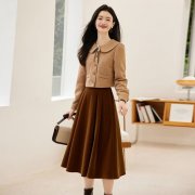 中长裙外套搭配什么裤子好看？__穿搭技巧__图片