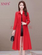 中青年女装红色外套搭配什么裤子好看？__穿搭技