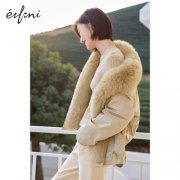 伊芙丽白色狐狸毛外套搭配什么裤子好看？__穿搭
