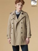休闲中长款风衣外套衣服搭配什么裤子好看？_
