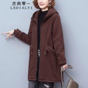 休闲女装冬装外套批发厂家直销搭配什么裤子好