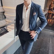 休闲小西服外套搭配什么裤子好看？__穿搭技巧