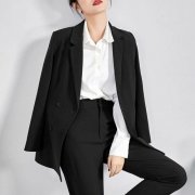 休闲小西装女外套衣服搭配什么裤子好看？__穿搭