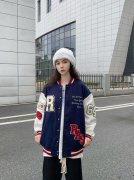休闲棒球服外套搭配什么裤子好看？__穿搭技巧