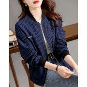 休闲秋冬女外套搭配什么裤子好看？__穿搭技巧