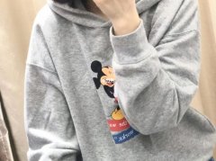优衣库米奇外套搭配什么裤子好看？__穿搭技巧