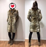 优衣库豹纹绒外套搭配什么裤子好看？__穿搭技巧
