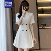 修身白色长连衣裙外套搭配什么裤子好看？__穿搭