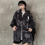 原宿风棒球服外套女搭配什么裤子好看？__穿搭技