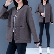 圆领外套休闲衣女搭配什么裤子好看？__穿搭技巧
