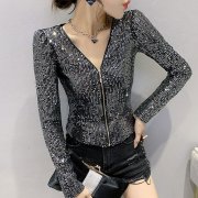夜店女装外套搭配什么裤子好看？__穿搭技巧__图