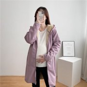 孕妇冬天肚子大外套敞开穿搭配什么裤子好看？