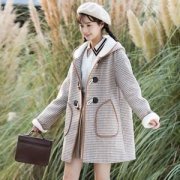 学生冬季毛妮外套搭配什么裤子好看？__穿搭技巧