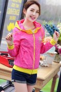 学生女式薄外套搭配什么裤子好看？__穿搭技巧