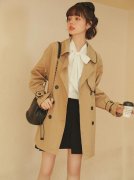 学生穿时尚风衣长款外套搭配什么裤子好看？_
