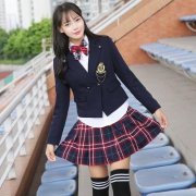 学生装秋装外套韩版搭配什么裤子好看？__穿搭技