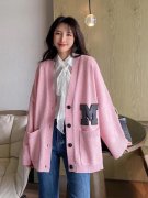 学院风针织衫外套品牌搭配什么裤子好看？__穿搭