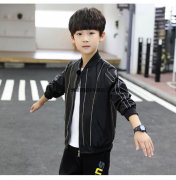 小学生男孩外套搭配什么裤子好看？__穿搭技巧