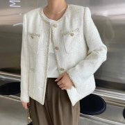 小香风外套内搭配什么裤子好看？__穿搭技巧__图