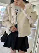 小香风外套花边做搭配什么裤子好看？__穿搭技巧