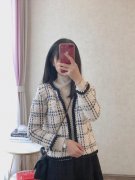小香风长外套秋冬搭配什么裤子好看？__穿搭技巧