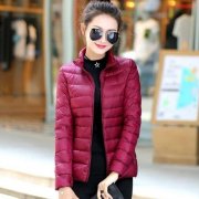 新款冬装女外套搭配什么裤子好看？__穿搭技巧