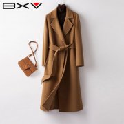 新款品牌外套女及搭配什么裤子好看？__穿搭技巧