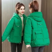新款大码棉衣女装外套女搭配什么裤子好看？_