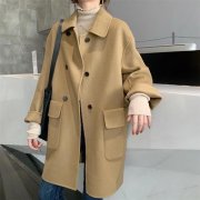 新款女式毛呢外套搭配什么裤子好看？__穿搭技巧