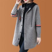 新款女装休闲春装外套批发搭配什么裤子好看？