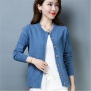 新款女针织开衫外套搭配什么裤子好看？__穿搭技