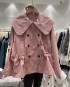 新潮女装风衣外套搭配什么裤子好看？__穿搭技巧