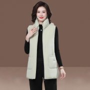 杏色背心颜色外套搭配什么裤子好看？__穿搭技巧