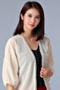 杏色雪纺上衣外套搭配什么裤子好看？__穿搭技巧