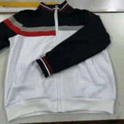 校服外套一般用面料搭配什么裤子好看？__穿搭技
