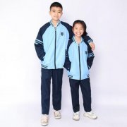 校服外套内搭配什么裤子好看？__穿搭技巧__图片