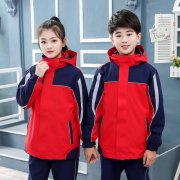校服外套里面穿搭配什么裤子好看？__穿搭技巧