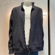 正品阿玛尼男装外套搭配什么裤子好看？__穿搭技
