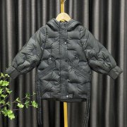 盈湖羽绒服外套大码搭配什么裤子好看？__穿搭技
