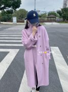 紫色外套里面穿搭配什么裤子好看？__穿搭技巧