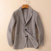 羊毛呢西服外套衣服搭配什么裤子好看？__穿搭技