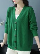 羊毛衫外套里面穿衣服搭配什么裤子好看？__穿搭