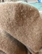 羊绒外套会起球搭配什么裤子好看？__穿搭技巧