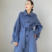 羊绒大衣外套搭配什么裤子好看？__穿搭技巧__图
