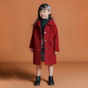 羊绒女孩童装外套搭配什么裤子好看？__穿搭技巧