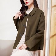 羊绒女毛呢外套短款搭配什么裤子好看？__穿搭技